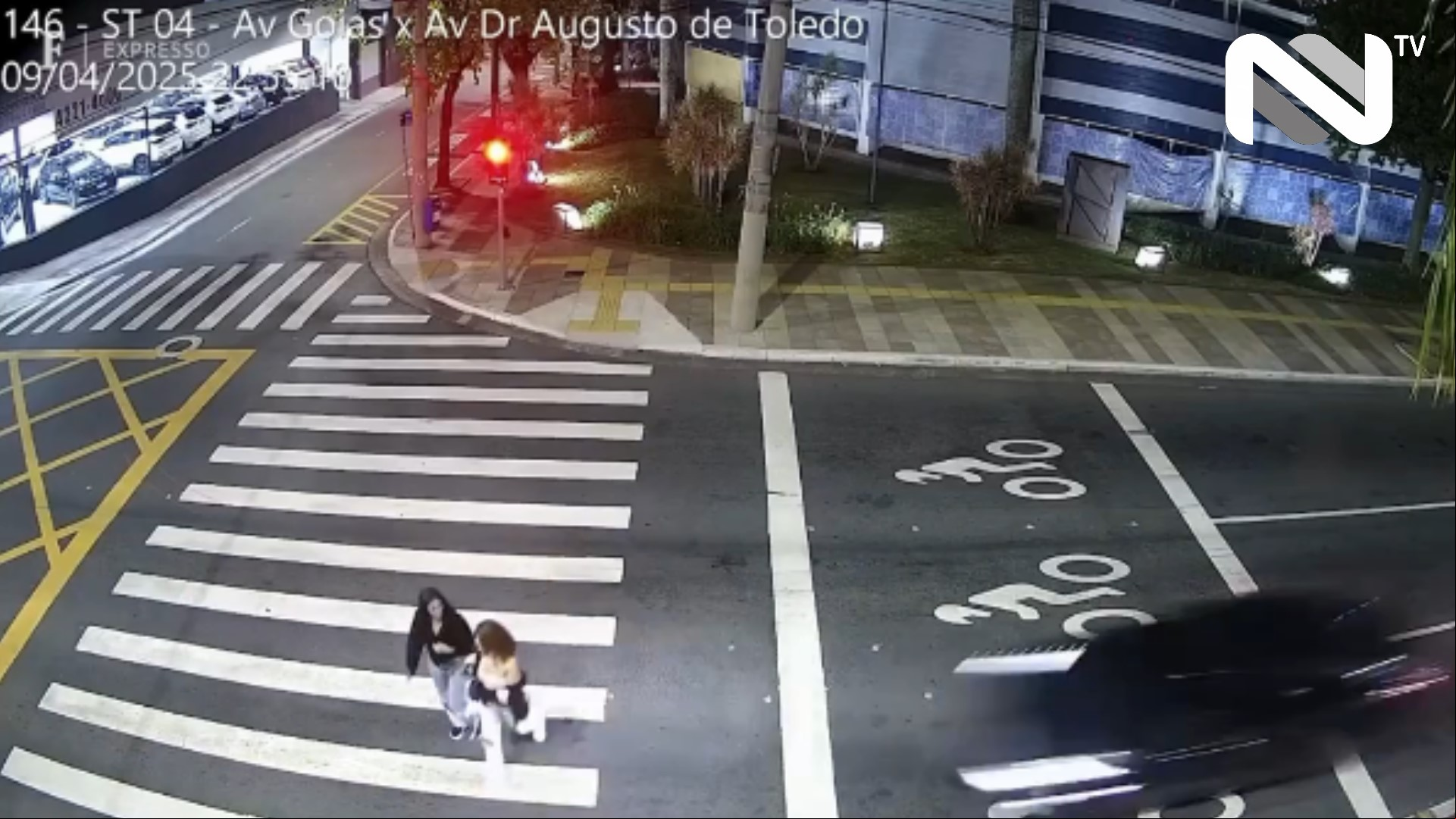 Jovens morrem atropeladas na faixa de pedestres na Grande São Paulo