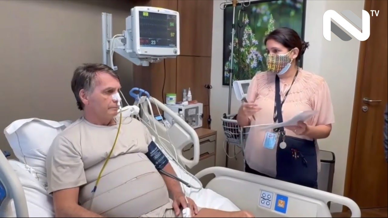 Vídeo mostra Bolsonaro recebendo oficial de Justiça na UTI de hospital